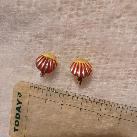 Vintage red and gold clip on earrings by Monet - Picture 5 of 6